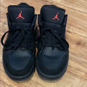 Jordan 1 low black red orbit 8.5